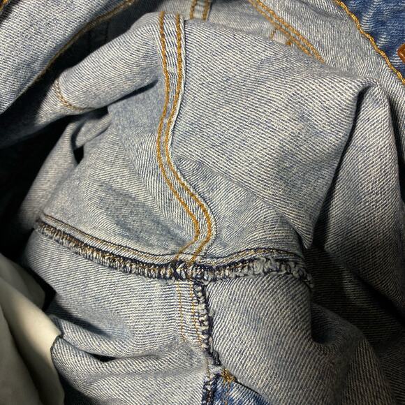 Asos Design Men's Slim Denim Shorts Distressed With Rips Light Wash Blue W30 NWT - Picture 8 of 16